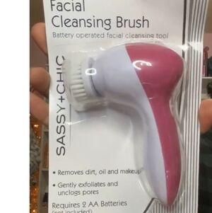 Sassy Chic Pink Facial Cleansing Brush New